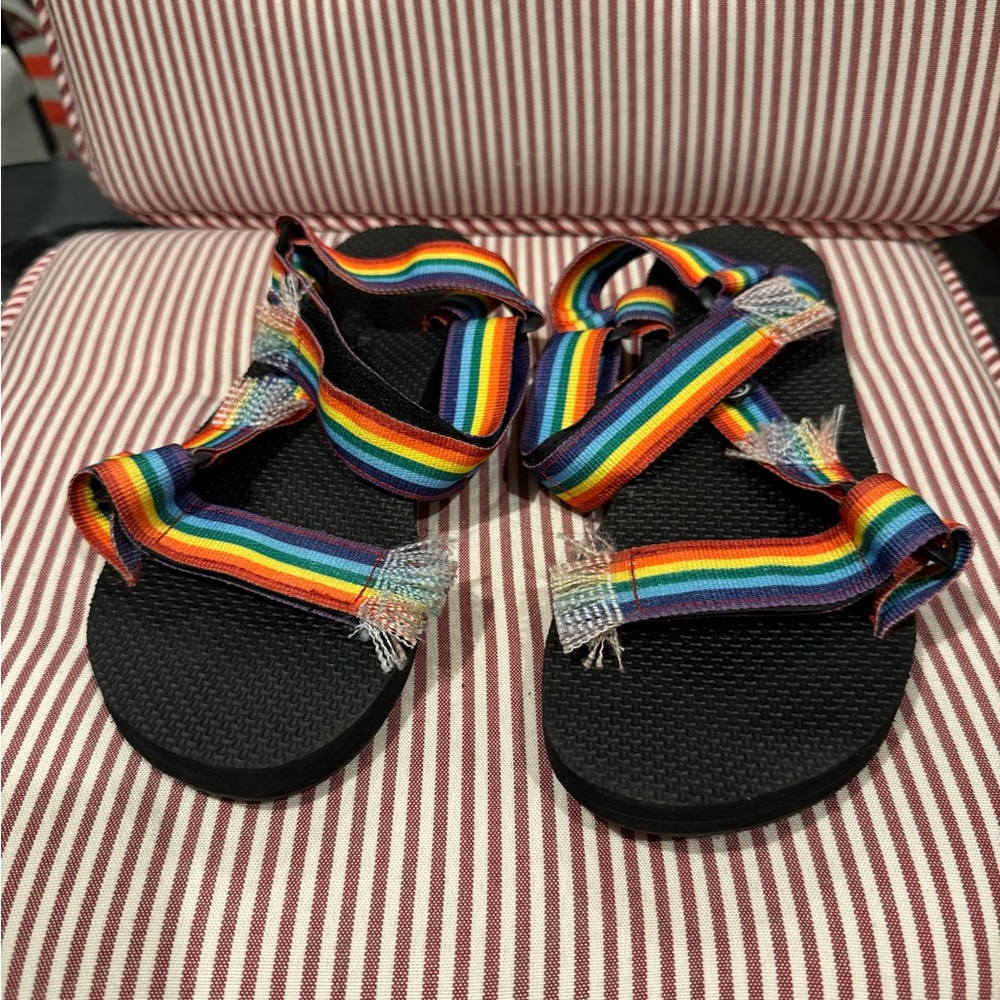 Arizona Love Trekky Sandals – Rainbow | Size 39 - Pride